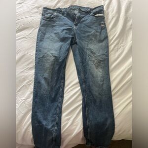 Old Navy Men’s relaxed slim taper built-in flex blue jean